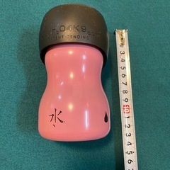 ④ペット用ウォーターボトル、ピンク黒