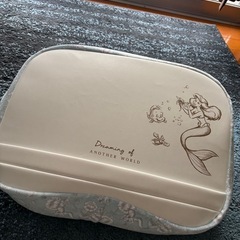 ビーズクッション　【パソコン置けます】