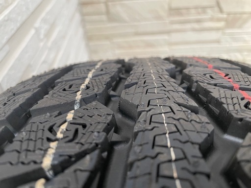 【新品未使用】スタッドレス225/65R17 TOYO TIRES OBSERVE GSi-6 トーヨータイヤ オブザーブ 4本セット