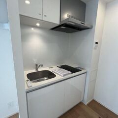【🏠入居費用18万円🏠】✨審査に強い！✨🚉東京メトロ丸の内線「四谷三丁目」 徒歩7分／JR線「四谷」 徒歩10分／JR中央線「信濃町」 徒歩13分 🔥 − 東京都