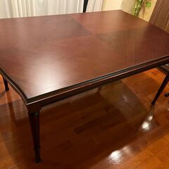 ダイニングテーブル