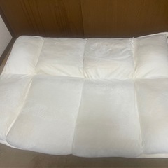 フルフラットにもなるソファの画像