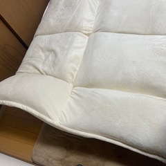フルフラットにもなるソファの画像