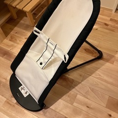 BABY BJORN　／ ベビービョルン 　 ベビーバウンサー カラー:  ホワイト　白の画像