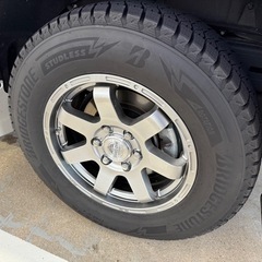 マッドクロスランドクルーザー300 スタッドレスアルミの画像