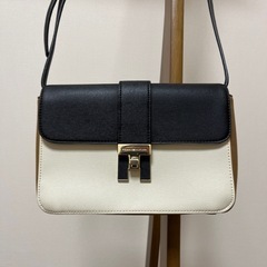 トミーヒルフィガー  TOMMY HILFIG　ショルダーバッグ の画像