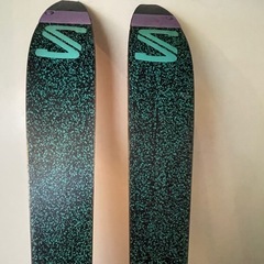 サロモンスキー板ビンディング付きの画像