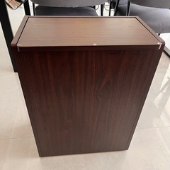 木製キッチン
ゴミ箱 