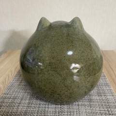まん丸猫の置物 陶器他2点の画像