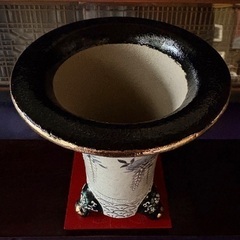 お値引き中⬛︎⬛︎⬛︎ 蘭鉢 花図  19cm 銘あり 梅花サイン ⬛︎⬛︎⬛︎ 盆栽鉢 蘭鉢 一点物 藤の花 春蘭鉢 美術鉢 骨董品の画像