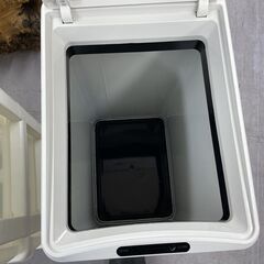 ダストボックス 約40L 自動開閉 センサー付き ゴミ箱 手元センサー 電池カバー欠品 札幌市手稲区の画像
