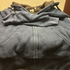 UNIQLOメンズパーカーMの画像