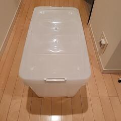 衣装ケース　４個