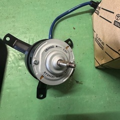 リヤヒータブロワモータ87104-26020 ハイエース　用の画像