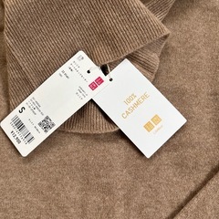 ⭐︎UNIQLO☆カシミヤタートルネックセーターSの画像