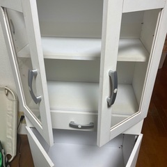 食器棚の画像