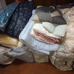 布団、毛布、座布団、シーツなど