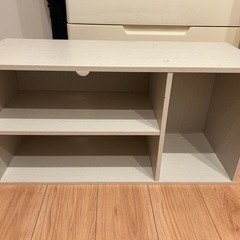 テレビボード　ホワイト