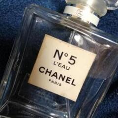 N°５　L'  EAU  CHANEL　シャネル５番　５ml 弱...