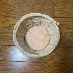 丸い籠　物入れ　の画像