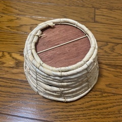 丸い籠　物入れ　の画像