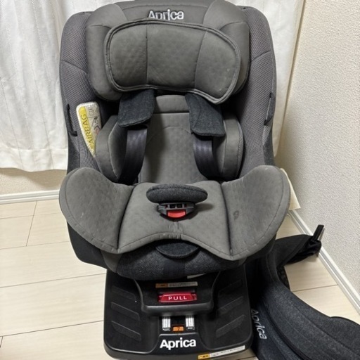 3月末まで！　アップリカ　子供用品 ベビー用品 チャイルドシート　ISOFIX 回転式