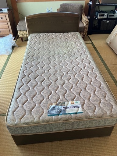シングルベッドマット付き