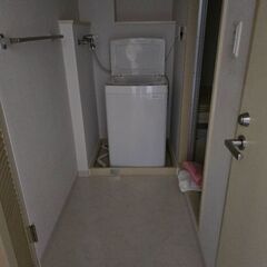 冷蔵庫、洗濯機、電子レンジの3点セットの画像