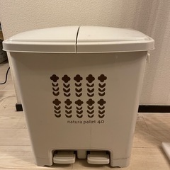 ゴミ箱の画像