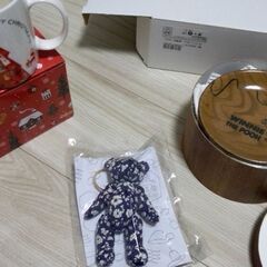全て新品雑貨　コップ　皿　ぬいぐるみのキーホルダーの画像