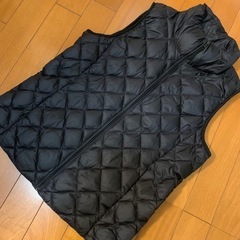 ユニクロ　ダウンベスト