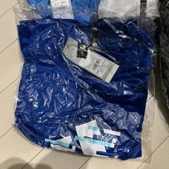 新品　adidasジャージ上下、Tシャツ3枚セットの画像