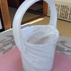 すりガラス 持ち手付 花瓶