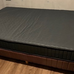 【無料】足付きマットレス&マットレスセット（セミダブル）の画像
