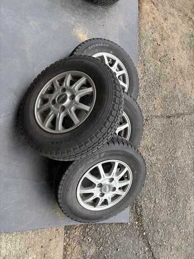 軽トラ、軽バン用スタッドレス145R12