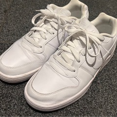 【NIKE】エバノン レディーススニーカー（ホワイト）24.5cm