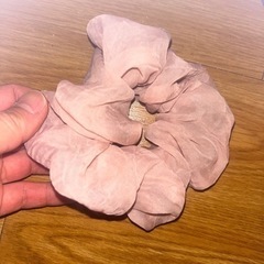 薄ピンクのシュシュ、差し上げます。の画像
