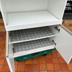 ■食器棚　白の画像