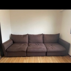 ソファ　取りに来れる方３万円です