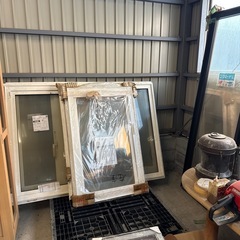 窓、サッシ、床材の画像