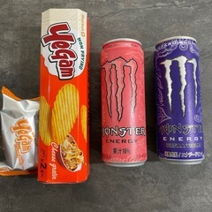 エナジードリンク2本　お菓子