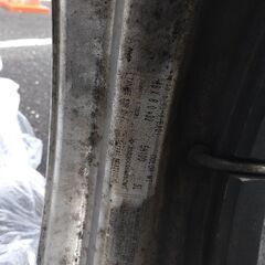 値段値下げ　エグゼキューターEX01 18インチ 9J+44×2本　8J+32×2本　5穴PCD100　タイヤ付き　傷ありの画像