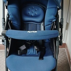 【新品同様】アップリカ　ベビーカー　最軽量　片手 折りたたみ