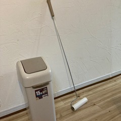 取引中！コロコロとゴミ箱