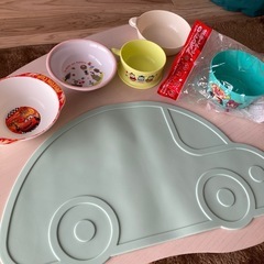 シリコンランチマット　ベビー用　離乳食　子ども用　お皿　食器　ボ...