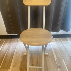 木目調折りたたみ椅子