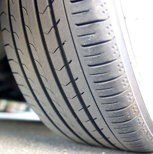 ラジアルタイヤ/ホイール 4本セット 16インチ 6.5J PCD114.3 5穴 タイヤ205-55R16 です。ノア、ボクシー、セレナなど