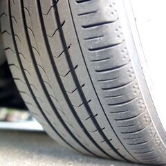 ラジアルタイヤ/ホイール 4本セット 16インチ 6.5J PCD114.3 5穴 タイヤ205-55R16 です。ノア、ボクシー、セレナなどの画像