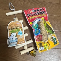大型インコの鳥かごの画像