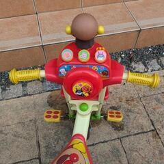アンパンマン三輪車の画像